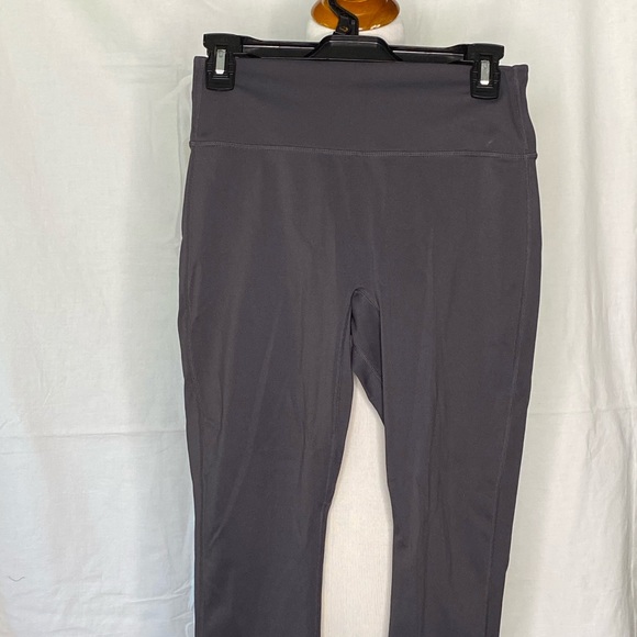 Fabletics Trinity High-Waisted Pocket Capri - Picture 2 of 6